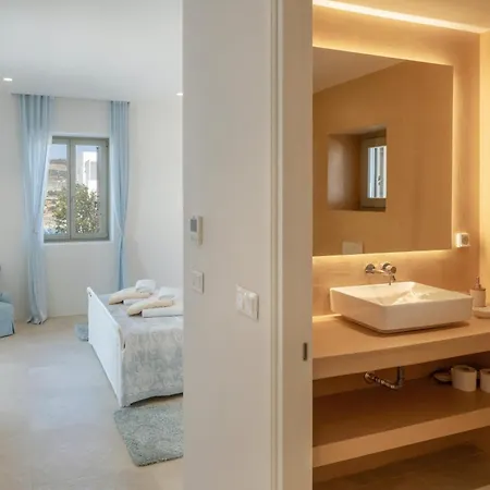 Ioli Infinity Pool Villa