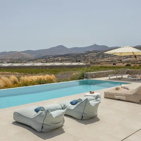 Ioli Infinity Pool Isterni (Paros)