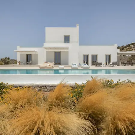 Ioli Infinity Pool Villa